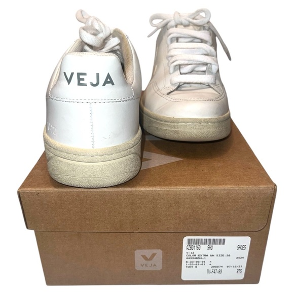 VEJA V12 Leather Extra White US 7 | EU 38 - Picture 3 of 12